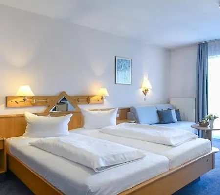 Tiptop Garni Pfauen Endingen am Kaiserstuhl