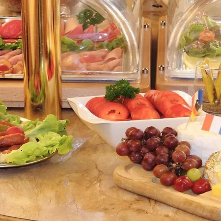 Tiptop Garni Pfauen Endingen am Kaiserstuhl